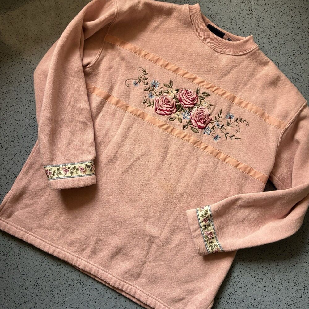 Vintage 90s Cottagecore Pink Floral Rose Embroidered Ribbon Fleece Sweatshirt S